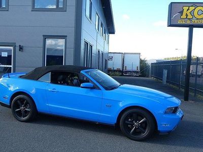 Blå Begagnad 2010 Ford Mustang GT Cab | 258 000 kr