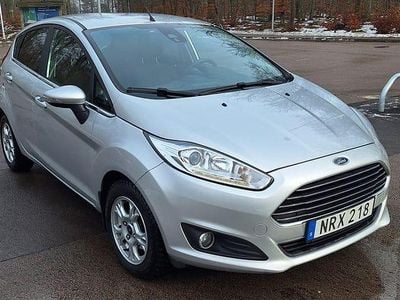 Begagnad Ford Fiesta 100 HK (73 kW) 2017 Moondust metallic silver