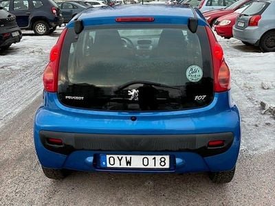 Begagnad Peugeot 107 68 HK (50 kW) 2012 Blåmetallic Halvkombi