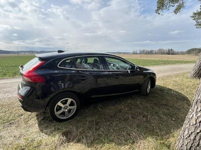 begagnad Volvo V40 D3 Momentum Euro 6 2016 manuell 8000 mil