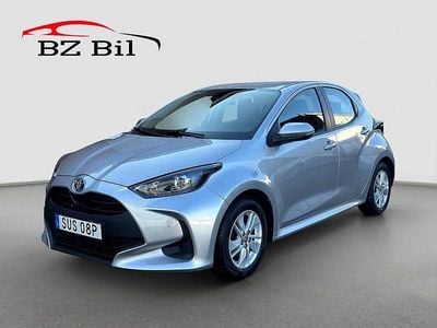 Begagnad Toyota Yaris 2022 Silver Halvkombi