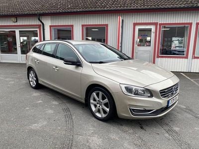 Ljusbrun (brun) Begagnad 2016 Volvo V60 Momentum Kombi | 149 900 kr (Lite dyr)