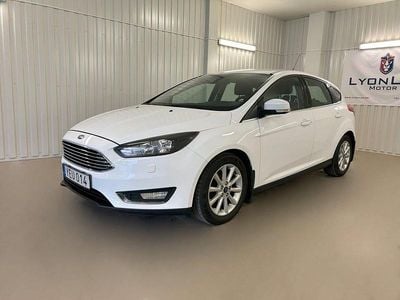 Begagnad Ford Focus Titanium 96 HK (70 kW) 2016 Vit Halvkombi