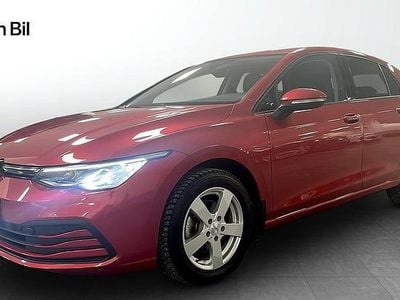 Röd Begagnad 2023 VW Golf VIII Halvkombi | 259 000 kr (Superpris)