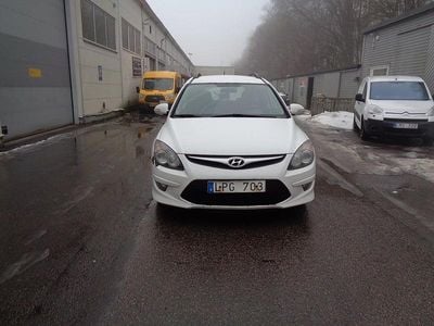 Begagnad Hyundai i30 116 HK (85 kW) 2011 Vit Kombi