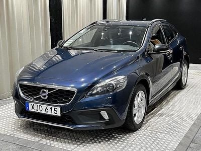 Blå Begagnad 2014 Volvo V40 Momentum Halvkombi | 119 900 kr (Lite dyr)