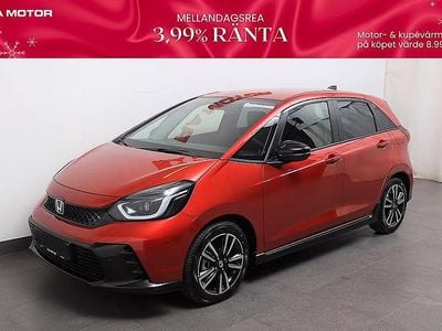 Crystal red metallic Ny 2025 Honda Jazz Advance Halvkombi | 304 900 kr (Marknadspris)