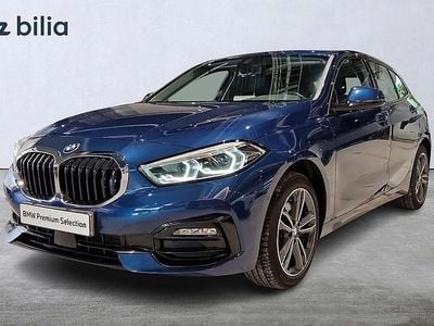 Begagnad BMW 118 Sport Line 136 HK (100 kW) 2022 Blå Halvkombi