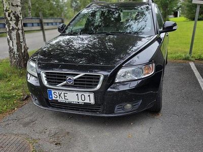Svart Begagnad 2010 Volvo V50 Momentum Kombi | 48 000 kr (Marknadspris)