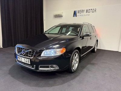 Svart Begagnad 2011 Volvo V70 R-Design Summum Kombi | 99 800 kr (Marknadspris)