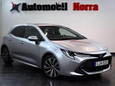Silver Begagnad 2022 Toyota Corolla Hybrid Style Halvkombi | 224 900 kr (Bra pris)