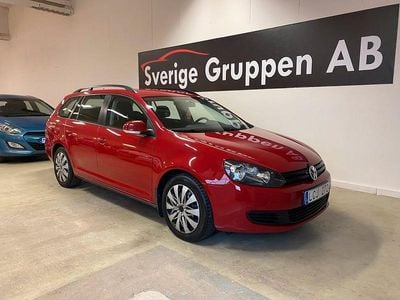 Mörkröd (röd) Begagnad 2011 VW Golf VI Halvkombi | 64 900 kr (Marknadspris)