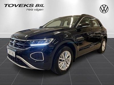 Deep black pearl Begagnad 2023 VW T-Roc SUV | 224 900 kr (Marknadspris)