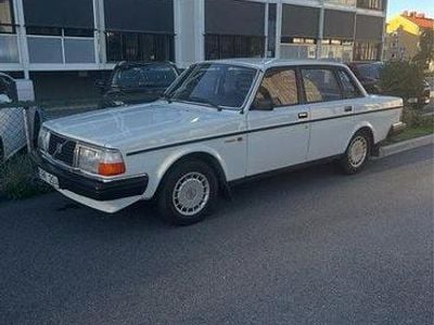 Begagnad 1985 Volvo 240 Sedan | 55 000 kr