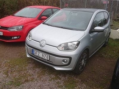 Begagnad VW up! high up! 75 HK (55 kW) 2012 Silver Halvkombi