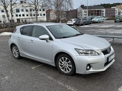 Lexus CT200h