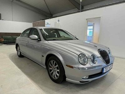 Begagnad Jaguar S-Type S 238 HK (175 kW) 2002 Ljusgrå Sedan