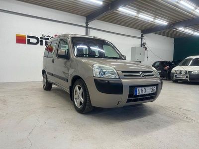 Ljusbrun (brun) Begagnad 2003 Citroën Berlingo Minibuss | 89 500 kr