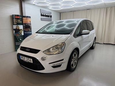 Begagnad Ford S-MAX Sport 140 HK (102 kW) 2012 Vit Minibuss