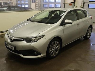 Ultra silver metallic Begagnad 2017 Toyota Auris Active Halvkombi | 164 000 kr (Lite dyr)