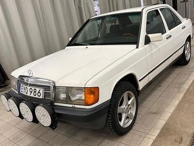 Begagnad Mercedes 190 102 HK (75 kW) 1985 Sedan