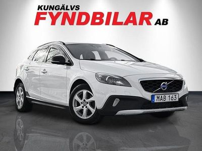 Begagnad Volvo V40 CC Momentum 114 HK (83 kW) 2014 Vit Kombi