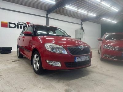 Begagnad Skoda Fabia Elegance 69 HK (50 kW) 2011 Röd Kombi
