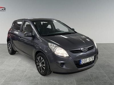 Begagnad Hyundai i20 Select 78 HK (57 kW) 2011 Grå Halvkombi