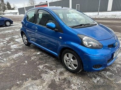 Blå Begagnad 2009 Toyota Aygo Halvkombi | 41 900 kr (Marknadspris)