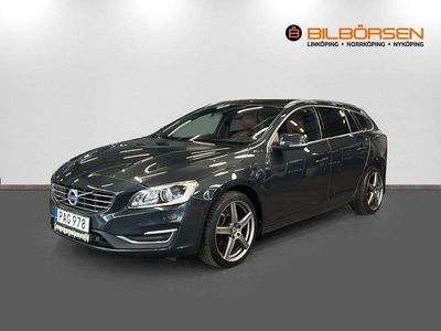Grå Begagnad 2016 Volvo V60 Summum Kombi | 159 900 kr (Marknadspris)