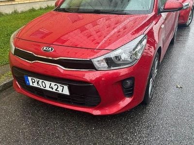 Röd Begagnad 2017 Kia Rio Halvkombi | 102 000 kr (Bra pris)