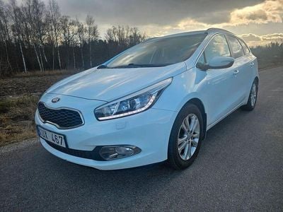 Begagnad Kia Ceed Sportswagon 135 HK (99 kW) 2013 Vit Kombi
