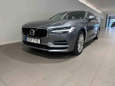 Begagnad Volvo V90 Momentum 392 HK (288 kW) 2019 Grå Kombi