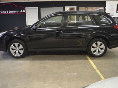 begagnad Subaru Outback 2.0 (150hk) 4WD / 2-Ägare / Drag / Nyservad &