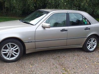 Begagnad Mercedes C200 136 HK (100 kW) 1998