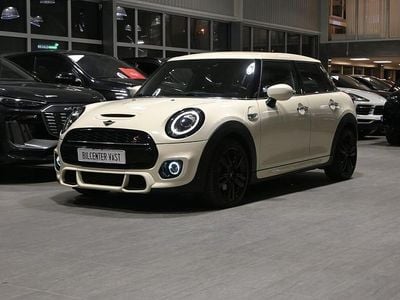 Vit Begagnad 2021 Mini Cooper S Halvkombi | 249 000 kr (Lite dyr)