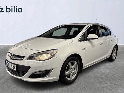 Vit Begagnad 2012 Opel Astra Sport Halvkombi | 129 900 kr