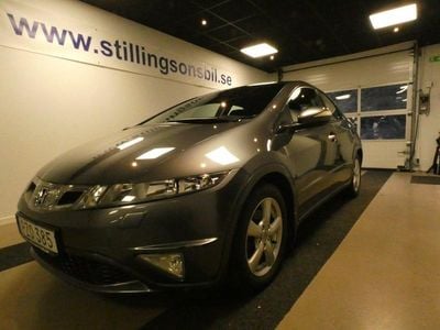 Begagnad Honda Civic 99 HK (72 kW) 2010 Mörkgrå Halvkombi