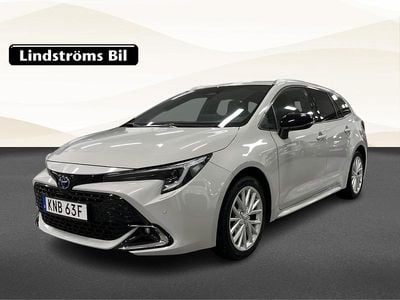 Grå Begagnad 2025 Toyota Corolla Style Kombi | 339 000 kr (Marknadspris)