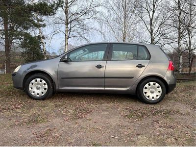 Begagnad 2006 VW Golf V Trendline Halvkombi | 29 000 kr (Lite dyr)