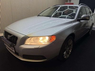 Grå Begagnad 2008 Volvo V70 Kinetic Kombi | 39 900 kr (Marknadspris)