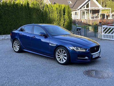 Blå Begagnad 2015 Jaguar XE R-Sport Sedan | 119 900 kr