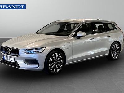 Silver Begagnad 2023 Volvo V60 Kombi | 389 900 kr (Dyr)