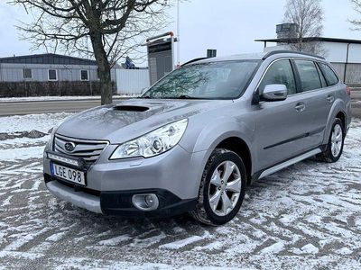 Silver Begagnad 2011 Subaru Outback Kombi | 28 000 kr