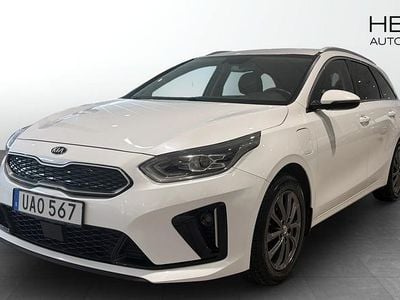 Begagnad Kia Ceed Advance 141 HK (103 kW) 2021 Vit Halvkombi