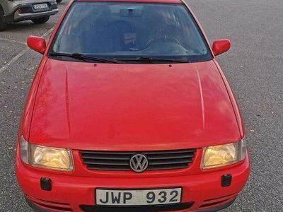 Begagnad 1999 VW Polo Comfortline Halvkombi | 19 999 kr