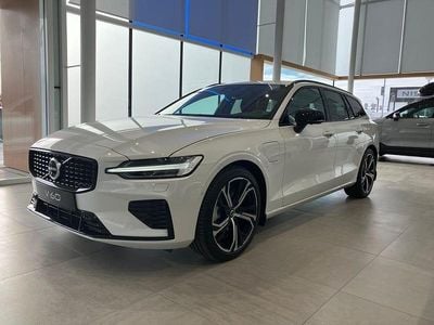 Vit Ny 2025 Volvo V60 Plus Kombi | 606 900 kr