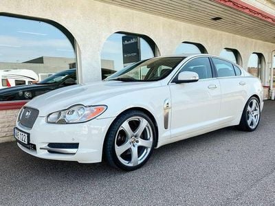 Begagnad Jaguar XF Premium Luxury 207 HK (152 kW) 2008 Vit Sedan
