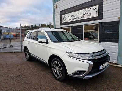 Vit Begagnad 2017 Mitsubishi Outlander SUV | 159 900 kr (Marknadspris)