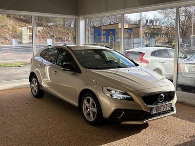 Ljusbrun Begagnad 2016 Volvo V40 Momentum Halvkombi | 144 900 kr (Lite dyr)